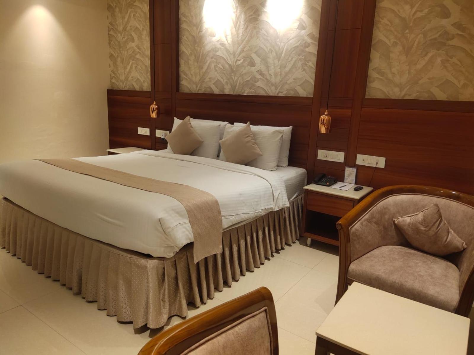 โฮเต็ล เดอะ พลาซ่า Hotel ไฮเดอราบัด ภายนอก รูปภาพ