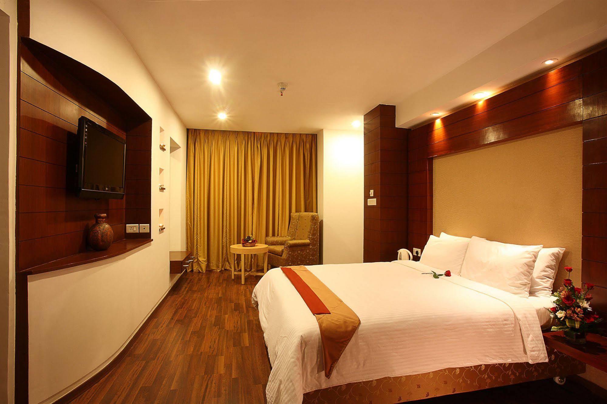 โฮเต็ล เดอะ พลาซ่า Hotel ไฮเดอราบัด ภายนอก รูปภาพ
